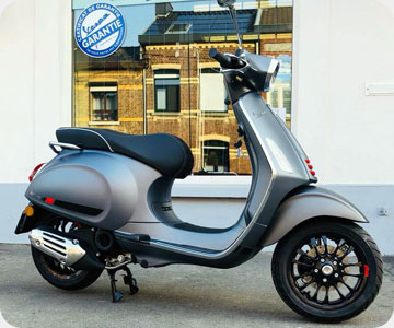 scooter vespa gris