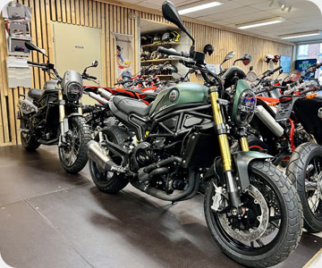 moto benelli scrambler