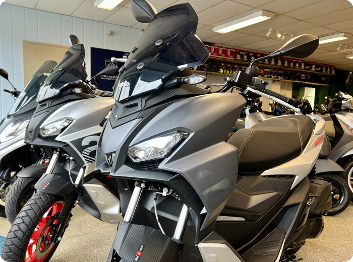 scooter aprilia en magasin